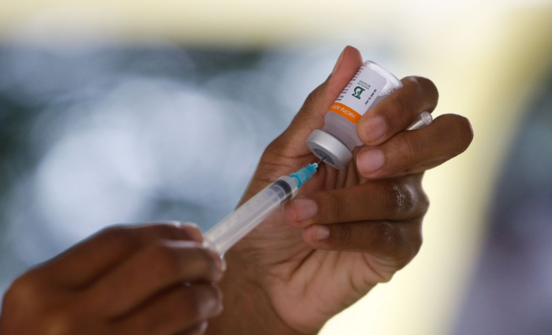 Governo Bolsonaro distribui nesta terça-feira (18) 6,4 milhões de doses de vacinas contra covid-19.