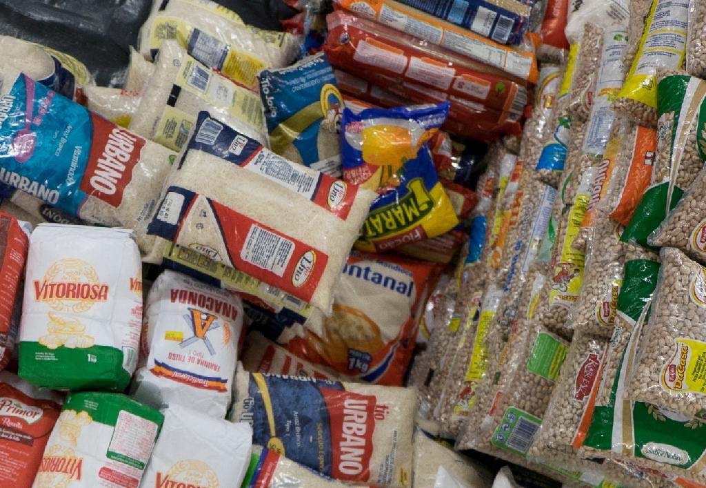 Prefeitura de Campina Grande entrega mais de uma tonelada de alimentos arrecadados nos pontos de vacinação,