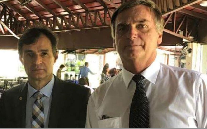 Bolsonaro anuncia que estará no Maior São João do Mundo acompanhado do ex-prefeito Romero Rodrigues.