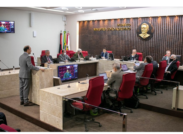 Por unanimidade Tribunal de Contas da Paraíba reprova contas do governador João Azevedo.