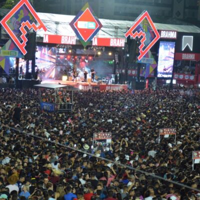 Show de Gusttavo Lima reuniu mais de 70 mil pessoas no Parque do Povo