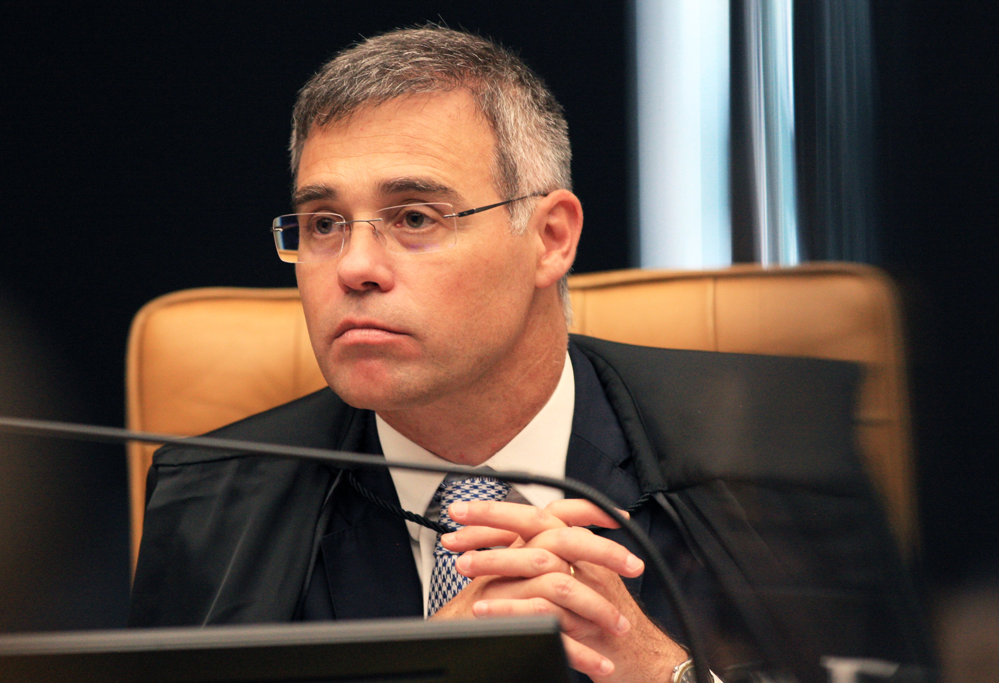 Ministro do STF André Mendonça determina que ICMS de combustíveis seja unificado