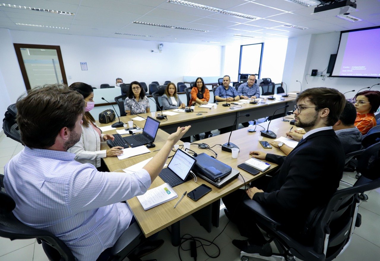 Em audiência no MP, Bruno sugere encontro de gestores municipais para discutir o custeio do setor de Saúde