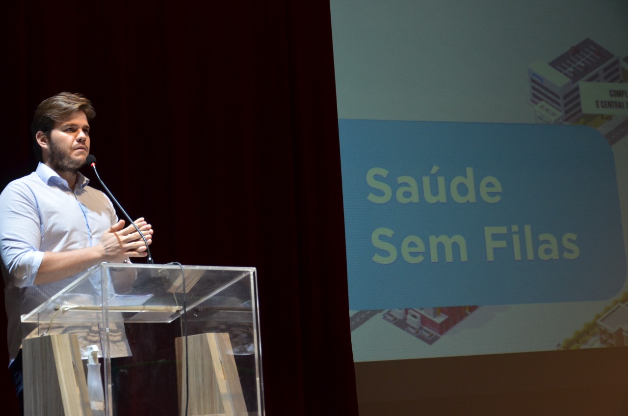 Bruno apresenta Saúde de Verdade para dezenas de prefeitos e gestores municipais