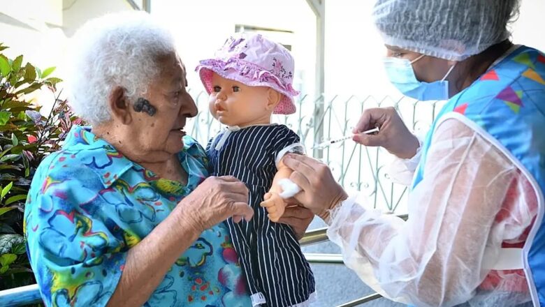 Campina Grande amplia aplicação da vacina Bivalente contra covid-19 em pessoas imunocomprometidas