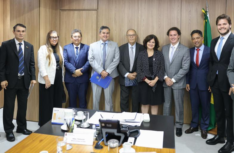 Em audiência com ministra da Saúde, Bruno Cunha Lima solicita construção do Hospital Materno-Infantil.