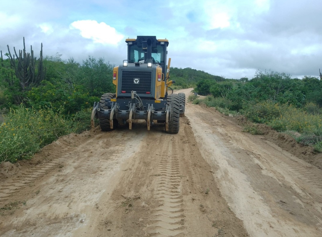 Prefeitura de Campina Grande reforça maquinário para garantir a estrutura da malha viária rural do Município