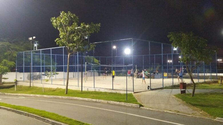 Prefeitura de Campina Grande implanta iluminação em Led, em quadra de areia do Parque da Liberdade