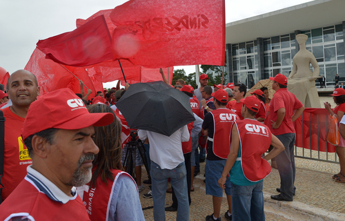 Volta do imposto sindical obrigatório, aprovada pelo STF, também é criticada por especialistas