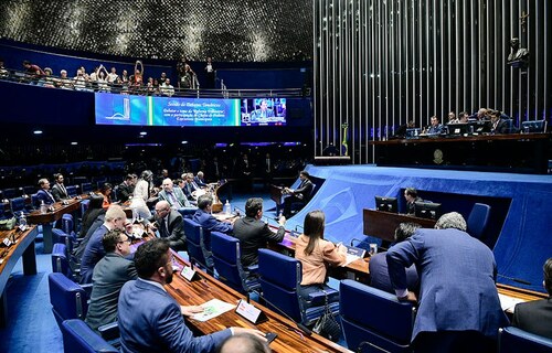 Prefeitos pedem que reforma tributária garanta autonomia e arrecadação dos municípios