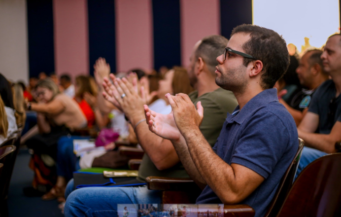 I Jornada de Escolas em Tempo Integral reúne educadores no Teatro Rosil Cavalcanti