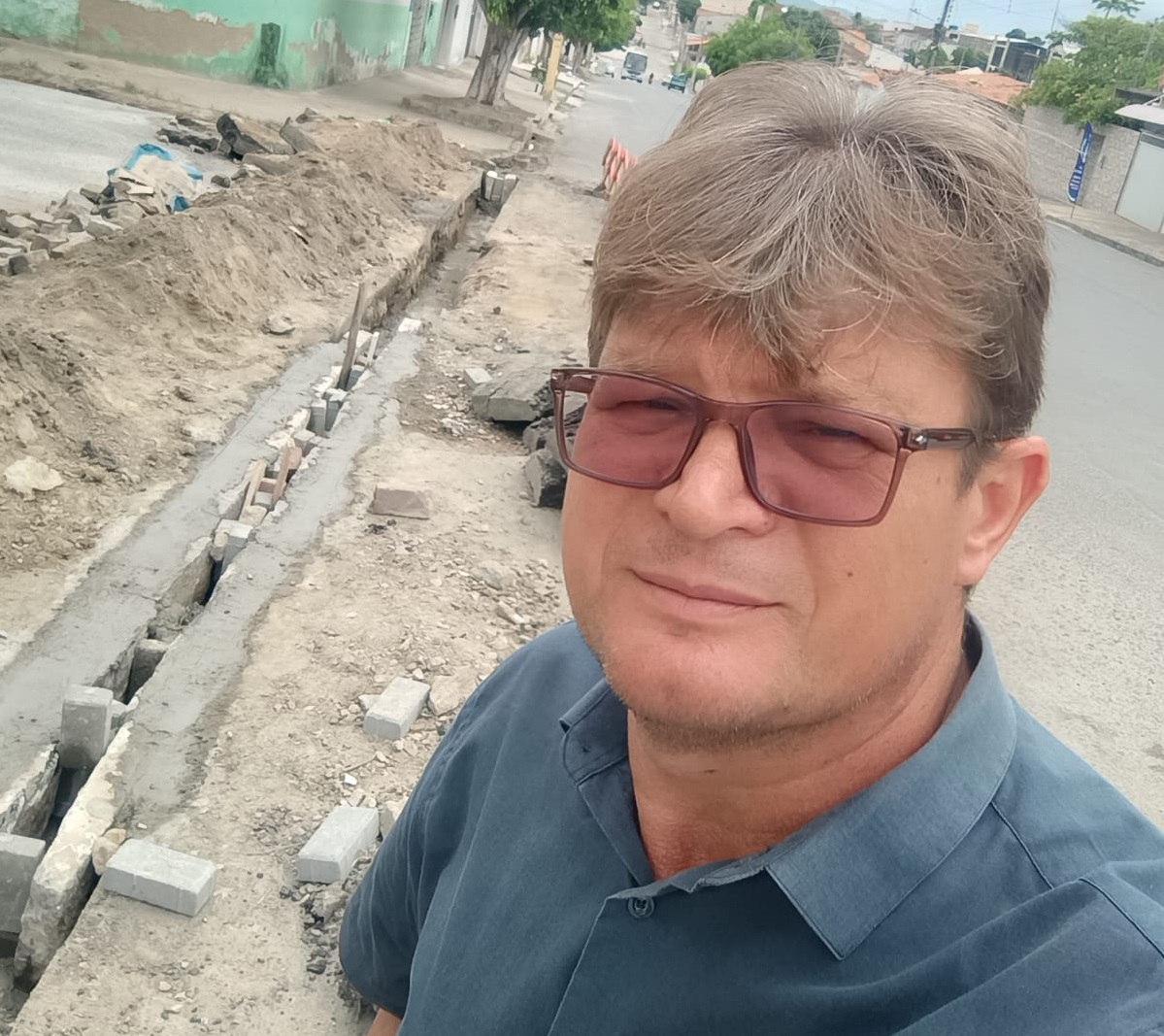 Prefeitura atende pedido de líder comunitário e inicia obras de drenagem em parte das Ruas José Zacarias da Costa e Guarabira.