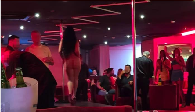 Marcha dos Prefeitos: Políticos caem na putaria em boate de strip-tease em Brasília, prostitutas cobram até R$ 2.000,00