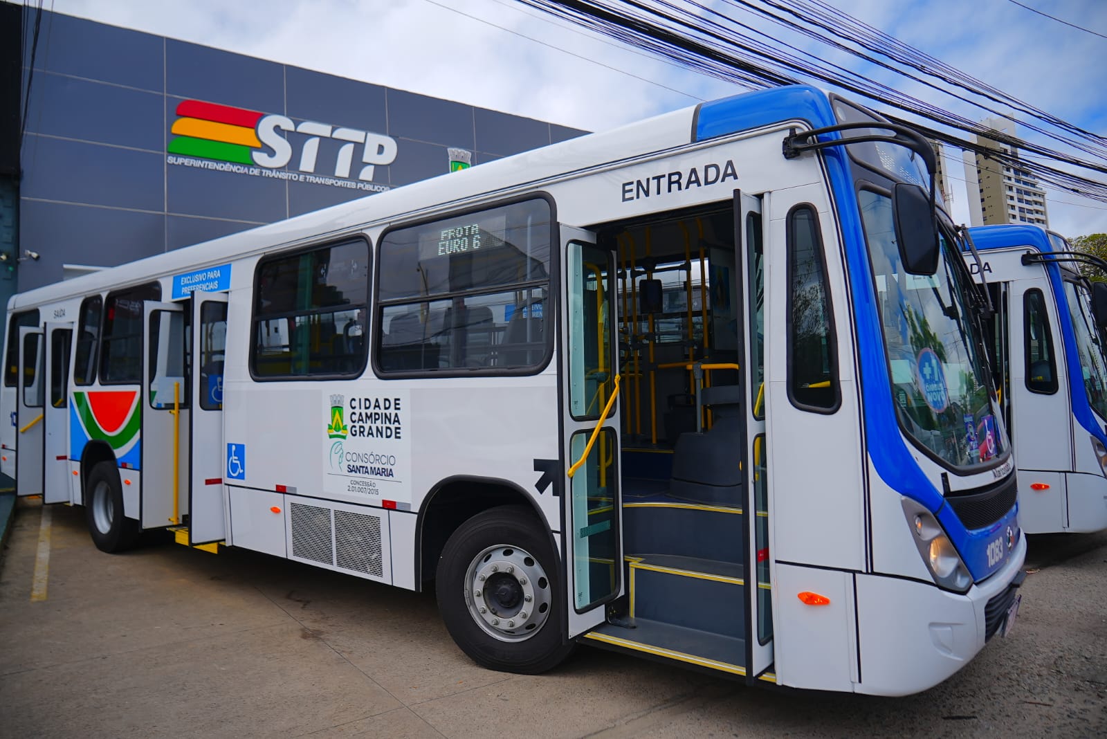 Oposição rechaça narrativas e esclarece que empréstimo seria para doar ônibus a empresários.