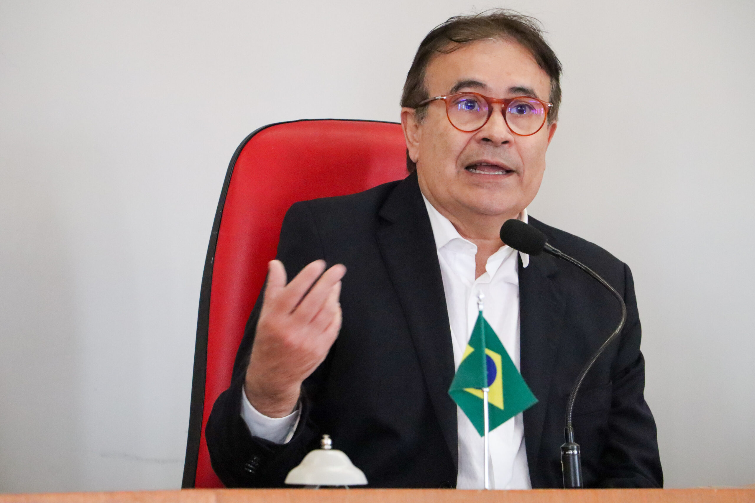 Harrison Targino cobra investigação de atentado a bala contra advogado em Nova Floresta