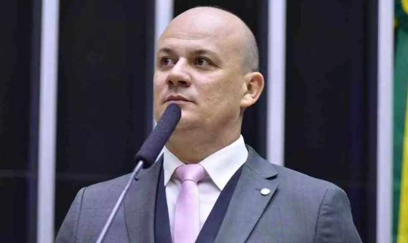 Deputado Cabo Gilberto cobra explicações do governo Lula, gastança de R$ 150 milhões com viagens.