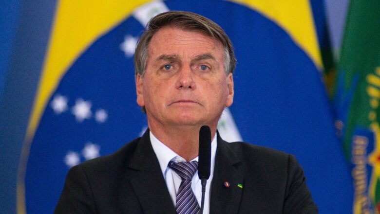 Projeto de lei que propõe redução do prazo de inelegibilidade deve beneficiar Bolsonaro