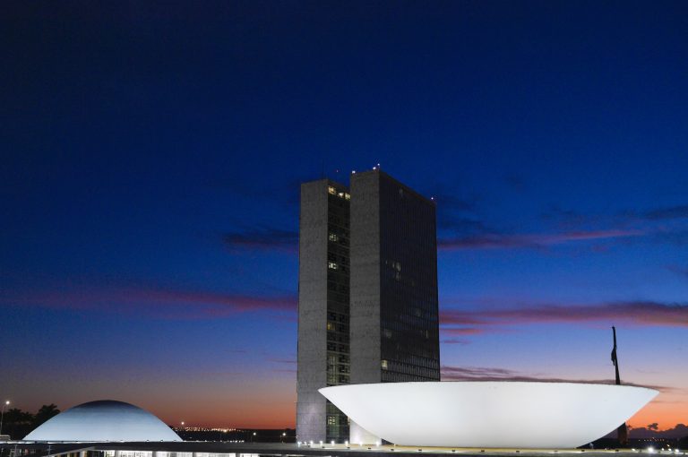 Casuísmo: Câmara dos Deputados discute neste semestre aumento do número de deputados.